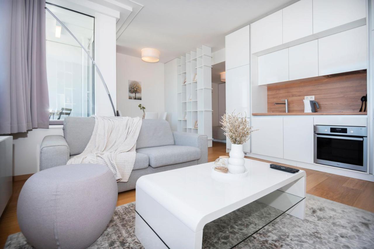 ブラチスラヴァLuxury 1Bdrm On The 28Th Floorアパートメント エクステリア 写真
