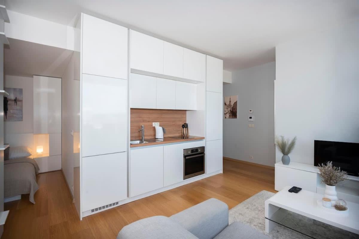 ブラチスラヴァLuxury 1Bdrm On The 28Th Floorアパートメント エクステリア 写真